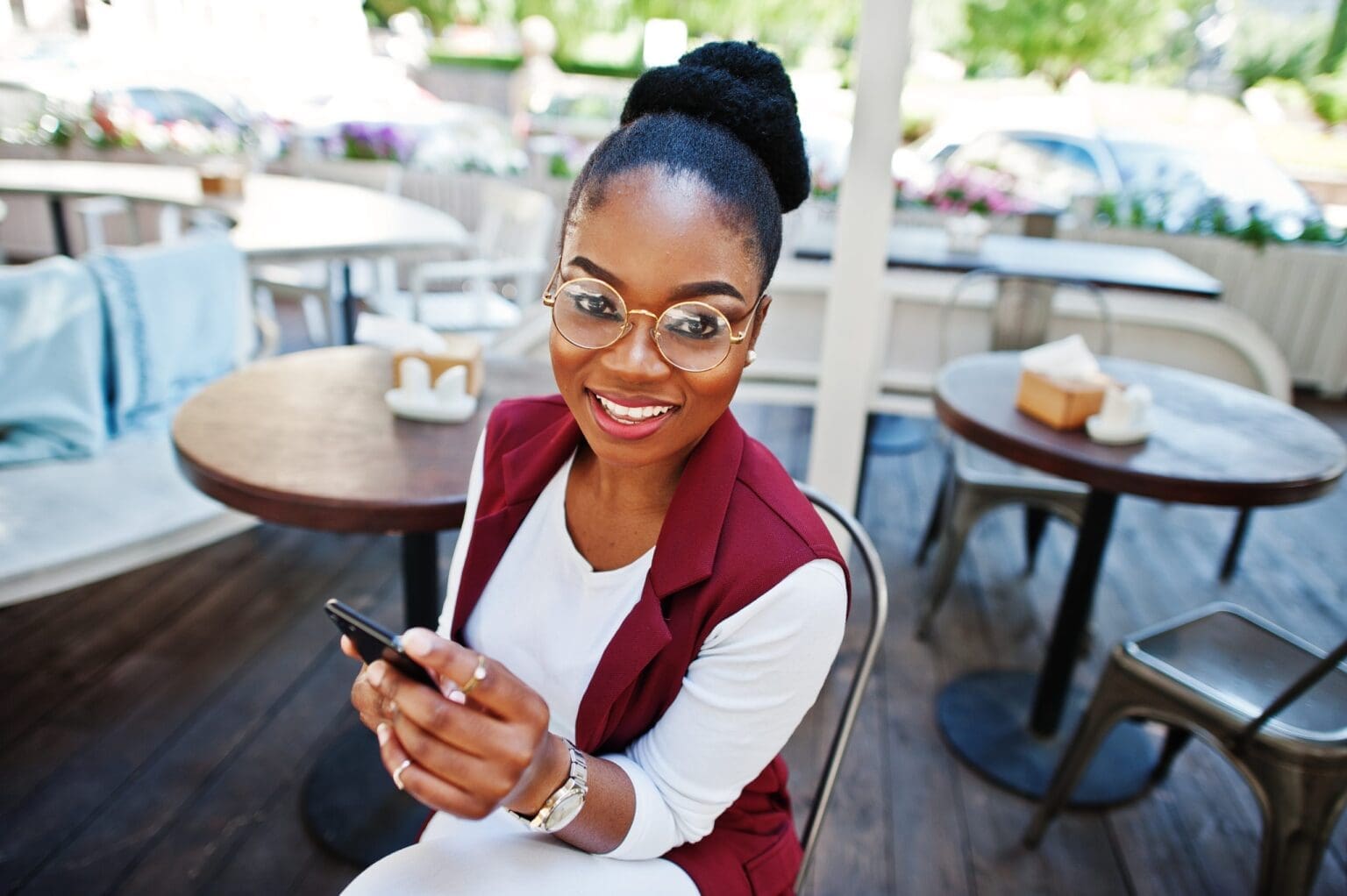 Woman wearing seemax ultimate lenses